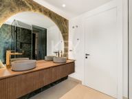 Town House for sale in Beach Side New Golden Mile, Estepona