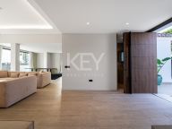 Villa for sale in El Rosario, Marbella East