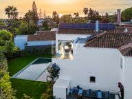 Villa for sale in El Rosario, Marbella East