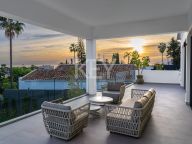 Villa for sale in El Rosario, Marbella East