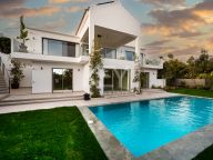 Villa for sale in El Rosario, Marbella East