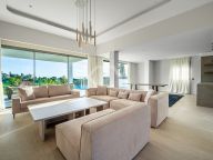 Villa for sale in El Rosario, Marbella East