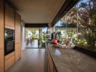 Apartment for sale in Aloha Park, Nueva Andalucia