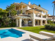 Apartment for sale in Aloha Park, Nueva Andalucia