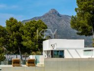 Semi Detached Villa for sale in Atalaya de Rio Verde, Nueva Andalucia