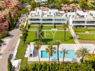 Semi Detached Villa for sale in Atalaya de Rio Verde, Nueva Andalucia