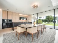 Semi Detached Villa for sale in Atalaya de Rio Verde, Nueva Andalucia