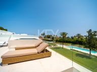Semi Detached Villa for sale in Atalaya de Rio Verde, Nueva Andalucia