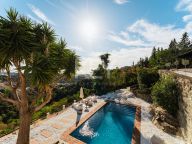 Villa for sale in El Madroñal, Benahavis