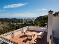 Villa for sale in El Madroñal, Benahavis