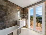 Villa for sale in El Madroñal, Benahavis
