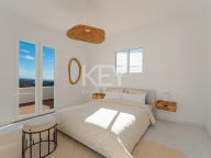 Villa for sale in El Madroñal, Benahavis