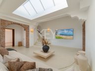 Villa for sale in El Madroñal, Benahavis