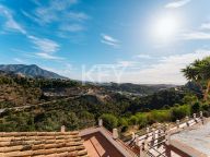Villa for sale in El Madroñal, Benahavis
