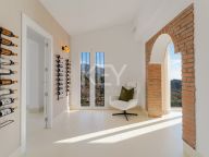 Villa for sale in El Madroñal, Benahavis