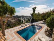 Villa for sale in El Madroñal, Benahavis