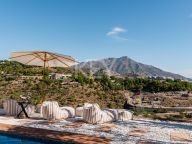 Villa for sale in El Madroñal, Benahavis
