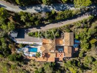 Villa for sale in El Madroñal, Benahavis