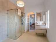 Villa for sale in El Madroñal, Benahavis