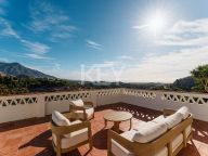 Villa for sale in El Madroñal, Benahavis