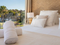 Villa for sale in El Paraiso, Estepona