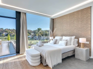 Villa for sale in El Paraiso, Estepona