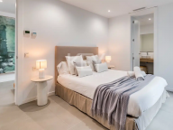 Villa for sale in El Paraiso, Estepona