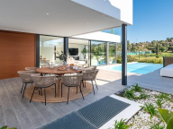 Villa for sale in El Paraiso, Estepona