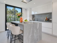 Villa for sale in El Paraiso, Estepona