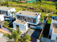 Villa for sale in El Paraiso, Estepona