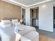 Villa for sale in El Paraiso, Estepona