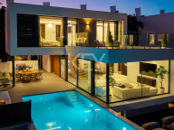 Villa for sale in El Paraiso, Estepona