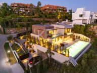 Villa for sale in Los Flamingos, Benahavis