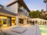 Villa for sale in Los Flamingos, Benahavis