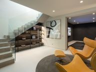 Villa for sale in Los Flamingos, Benahavis