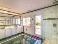 Villa for sale in Rio Real, Marbella East