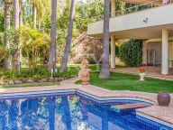 Villa for sale in Rio Real, Marbella East