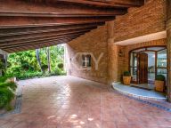 Villa for sale in Rio Real, Marbella East