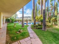 Villa for sale in Rio Real, Marbella East