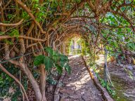 Villa for sale in Rio Real, Marbella East