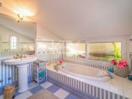 Villa for sale in Rio Real, Marbella East