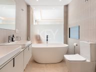 Спаренный дом на продажу в Aloha Gardens, Новая Андалусия