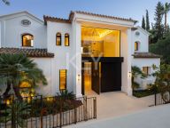 Вилла на продажу в Los Arqueros, Бенахавис