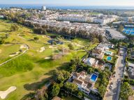 Villa for sale in Los Naranjos, Nueva Andalucia