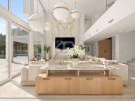 Villa for sale in La Mairena, Marbella East