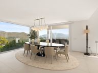 Villa for sale in La Mairena, Marbella East