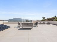 Villa for sale in La Mairena, Marbella East