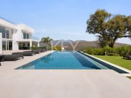Villa for sale in La Mairena, Marbella East