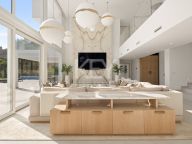 Villa for sale in La Mairena, Marbella East