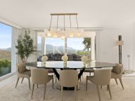 Villa for sale in La Mairena, Marbella East